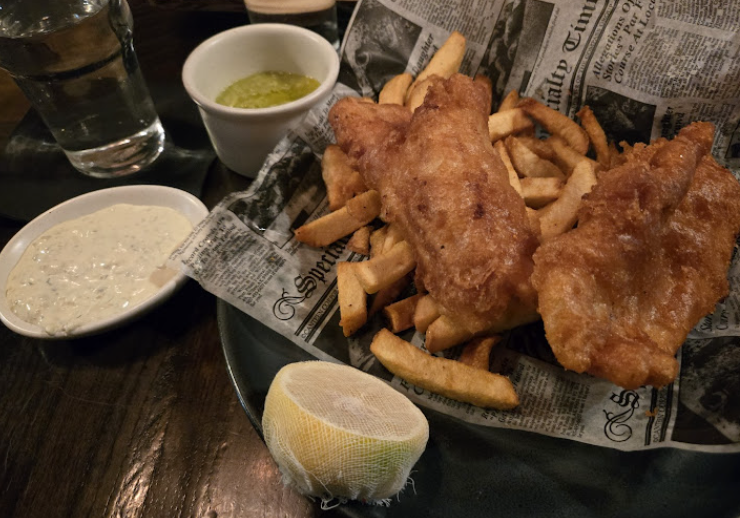 The Poppy & Parliament signature dishes Fish and ChipsBangers and MashShepherd's Pie
﻿﻿﻿﻿﻿